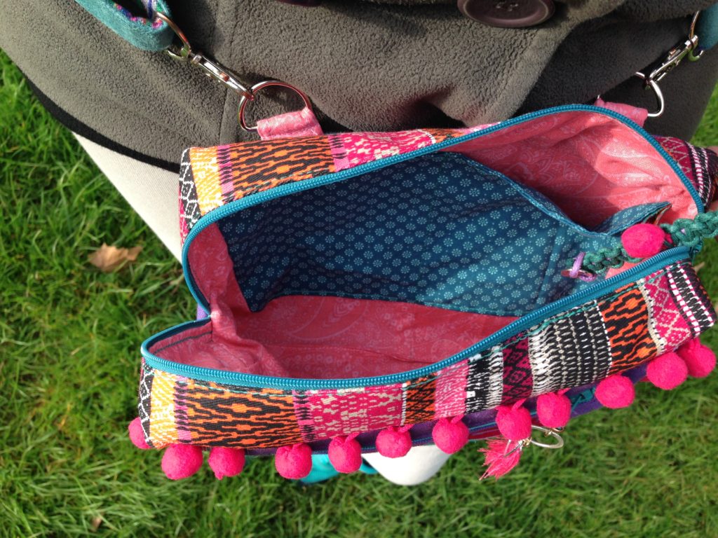 Stickdatei: IKAT1 auf Festival Hüfttasche - Nähen für Anfänger - Boho Chic im Hippiestyle